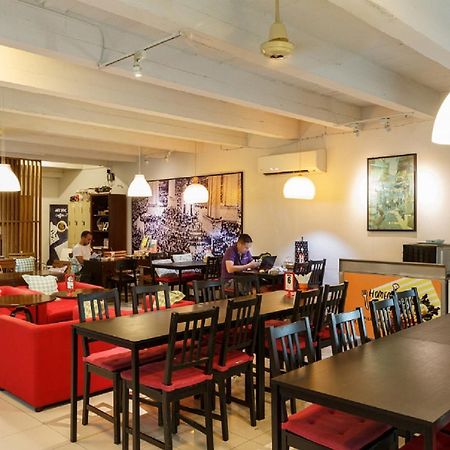 Baan Dinso Hostel@Ratchadamnoen Bangkok Esterno foto