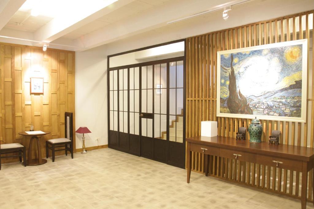 Baan Dinso Hostel@Ratchadamnoen Bangkok Esterno foto