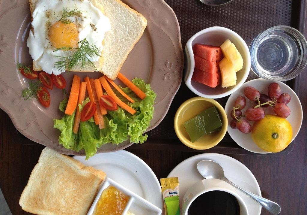Baan Dinso Hostel@Ratchadamnoen Bangkok Esterno foto
