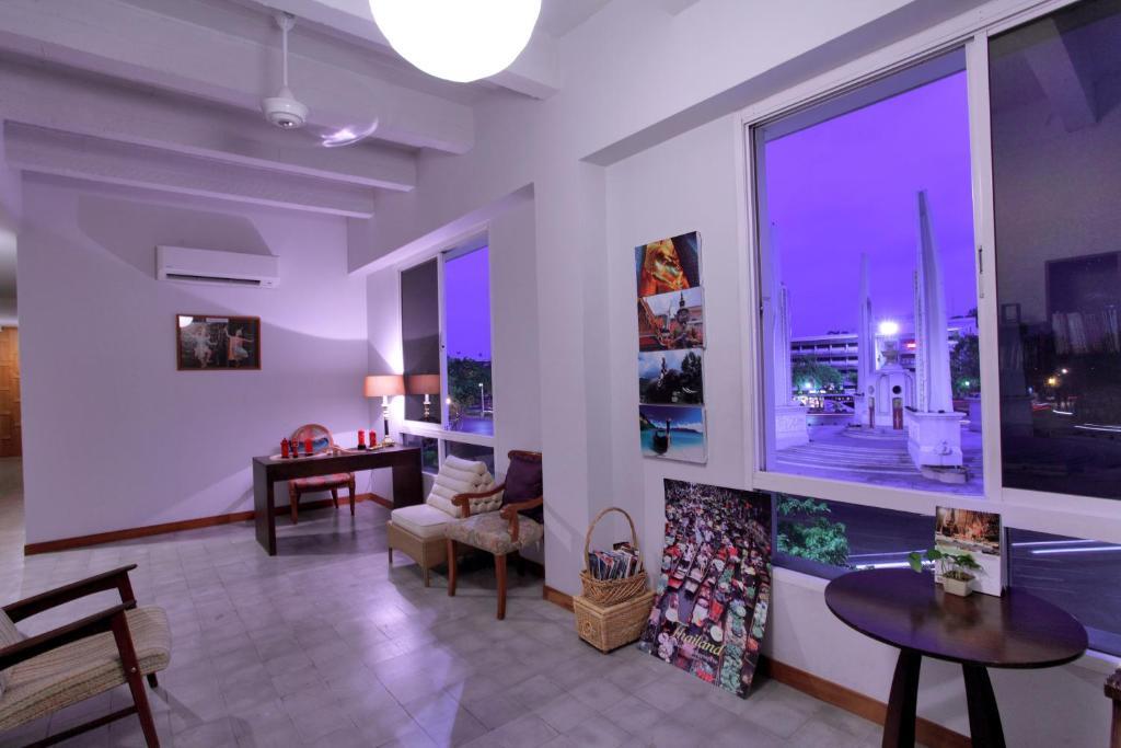 Baan Dinso Hostel@Ratchadamnoen Bangkok Esterno foto